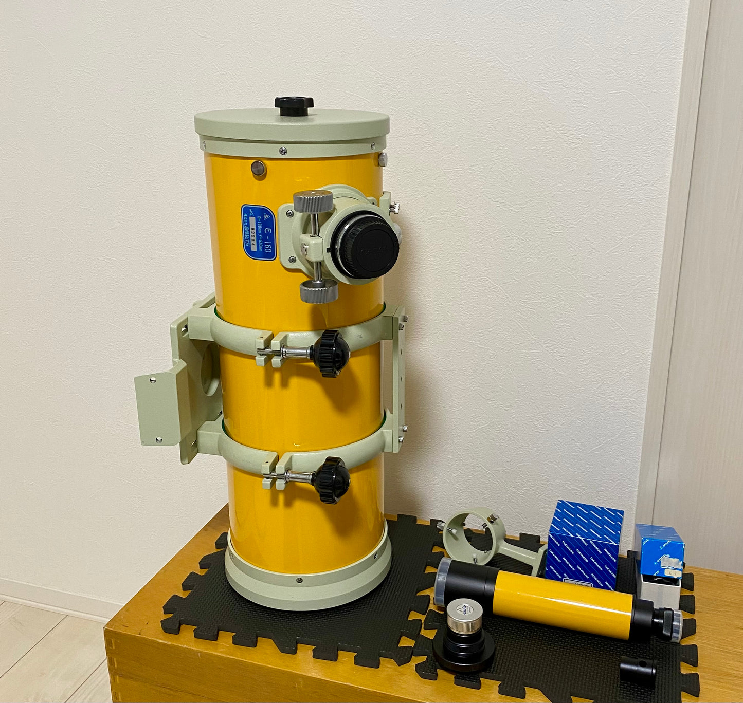 Takahashi Epsilon-160 with digital corrector [A+]